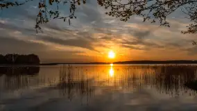 Zachód słońca nad jeziorem Święcajty, kwiecień 2024 r. - zdjęcie 11