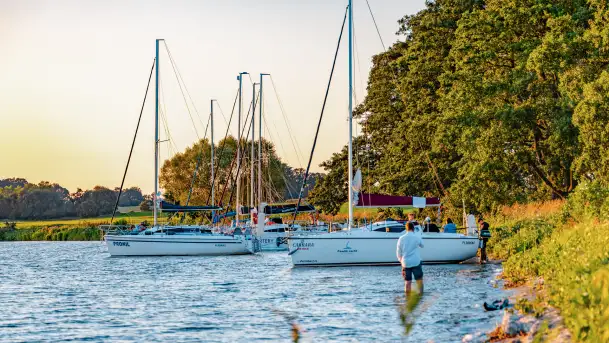 Sierpniowy zachód słońca, jezioro Kisajno i mazurska przyroda