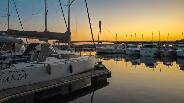 Kilka zdjęć po zachodzie słońca w ekomarinie Giżycko, wrzesień 2024 r.