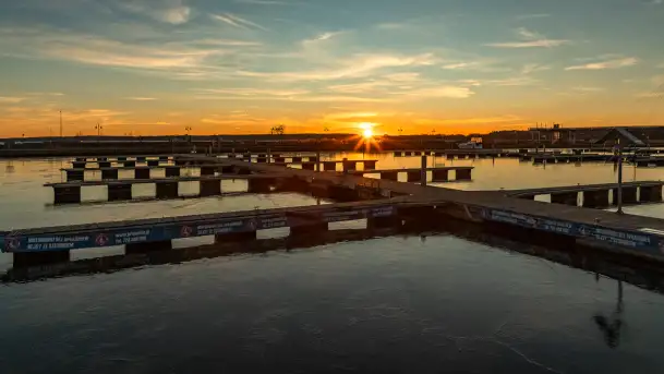 Zachód słońca, Ekomarina Giżycko, grudzień 2024 r.