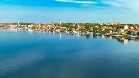 Mikołajki i okoliczne jeziora z drona, wrzesień 2024 r. - zdjęcie 14