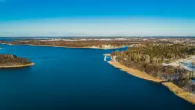 Jezioro Kisajno, Tajty, Piękna Góra w zimowej scenerii z drona - zdjęcie 28