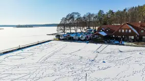 Port Pod Dębem w zimowym śnie i... białej odsłonie, luty 2025 r. - zdjęcie 4