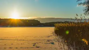 Zachód słońca nad jeziorem Kisajno, Piękna Góra, luty 2025 r. - zdjęcie 1