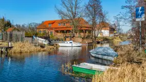 Przedwiośnie w Węgorzewie nad kanałem Młyńskim, marzec 2025 r. - zdjęcie 7