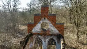 Ruiny pałacu w Prośnie, marzec 2025 r. - zdjęcie 5