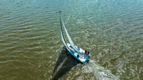 Lipcowe żeglowanie podczas szkoleń żeglarskich na Jezioraku - zdjęcie 29