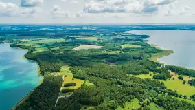 Jezioro Harsz położone blisko północnych szlaków WJM z drona - zdjęcie 2