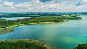 Jezioro Harsz położone blisko północnych szlaków WJM z drona - zdjęcie 13