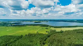 Jezioro Harsz położone blisko północnych szlaków WJM z drona - zdjęcie 14