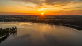 Zachód słońca nad jeziorem Bocznym, Rydzewo z lotu ptaka, lipiec 2025 r. - zdjęcie 40