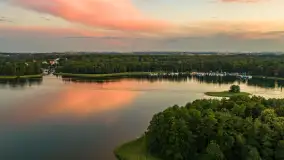 Zachód słońca nad jeziorem Kisajno, Łabędzi Ostrów, lipiec 2025 r. - zdjęcie 20