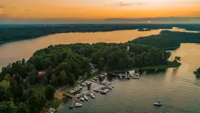 Zachód słońca nad jeziorem Kisajno, Łabędzi Ostrów, lipiec 2025 r. - zdjęcie 1