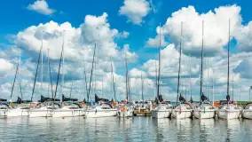 Niedzielny poranek w porcie AZS Wilkasy nad Niegocinem, lipiec 2025 r. - zdjęcie 29