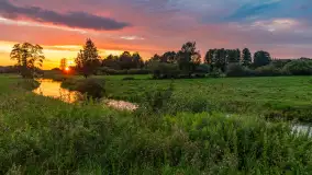 Zachód słońca nad rzeką Gołdapa w Baniach Mazurskich, lipiec 2025 r. - zdjęcie 7