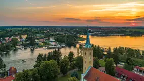 Mikołajki po zachodzie słońca z drona, sierpień 2025 r. - zdjęcie 3