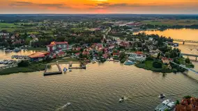 Mikołajki po zachodzie słońca z drona, sierpień 2025 r. - zdjęcie 25