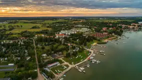 Ryn z lotu ptaka o zachodzie słońca, sierpień 2025 r. - zdjęcie 3