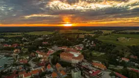 Ryn z lotu ptaka o zachodzie słońca, sierpień 2025 r. - zdjęcie 49