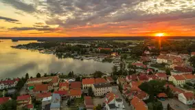 Ryn z lotu ptaka o zachodzie słońca, sierpień 2025 r. - zdjęcie 4