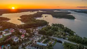 Zachód słońca z drona nad jeziorem Tajty i Piękną Góra, sierpień 2025 r. - zdjęcie 19