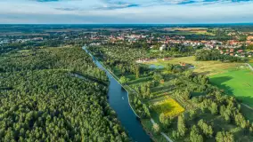 Mamry, Węgorapa i Węgorzewo w tle z drona, sierpień 2025 r. - zdjęcie 11