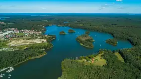 Jezioro Nidzkie przy porcie Pod Dębem, Ruciane-Nida, sierpień 2025 r. - zdjęcie 16