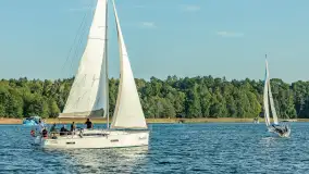 Żagle i ruch na jeziorze Kisajno, ostatnie dni lata, wrzesień 2025 r. - zdjęcie 28