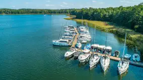 Jezioro Kisajno i port Łabędzi Ostrów na początku września 2025 r. z drona - zdjęcie 29