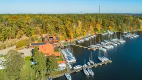 Barwy jesieni nad jeziorem Nidzkim i portem Pod Dębem, październik 2025 r. - zdjęcie 13