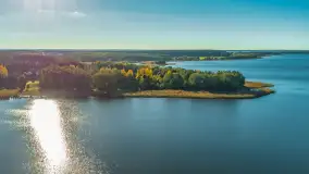 Jezioro Święcajty i Ognisty Ptak z drona, jesień 2025 r. - zdjęcie 15