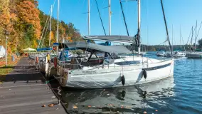 Jesienne kadry w porcie Pod Dębem, nad jeziorem Nidzkim, październik 2025 r. - zdjęcie 1