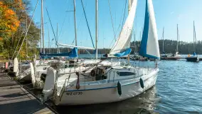 Jesienne kadry w porcie Pod Dębem, nad jeziorem Nidzkim, październik 2025 r. - zdjęcie 7