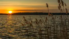 Zimowy zachód słońca nad jeziorem Kisajno, styczeń 2025 r.