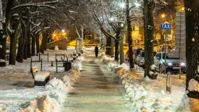 Nocne i zaśnieżone Giżycko, listopad 2025 r. - zdjęcie 28