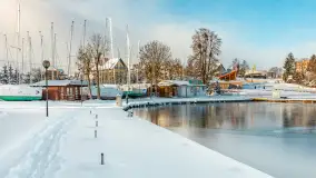 Zimowa sceneria w AZS Wilkasy nad Niegocinem, grudzień 2025 r. - zdjęcie 26