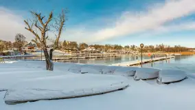 Zimowa sceneria w AZS Wilkasy nad Niegocinem, grudzień 2025 r. - zdjęcie 3