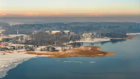 Niegocin skuty lodem w okowach zimowych mgieł, styczeń 2026  - zdjęcie 3