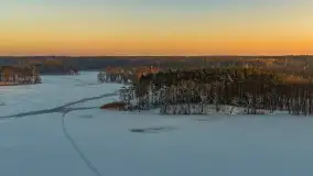 Zachód słońca nad jeziorem Nidzkim, Ruciane Nida z drona, styczeń 2026 r.  - zdjęcie 3