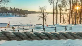Wodnik nad jeziorem Nidzkim w zimowej scenerii, styczeń 2026 r. - zdjęcie 18