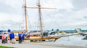 Oldtimery na wodzie w Giżycku: koncert, regaty i parada - zdjęcie 18