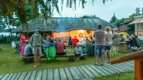 Zdjęcia: Bandik Władek Świeczkowski wystąpił w porcie Tło Dla Mew - zdjęcie 5