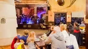 Zdjęcia: Załoga Dr. Bryga przybiła do portu Ognisty Ptak  - zdjęcie 7