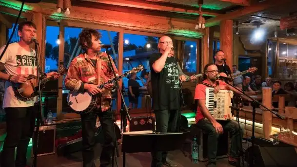 Zdjęcia: Port AZS-u oklaskiwał zespół Mechanicy Shanty - zdjęcie 7