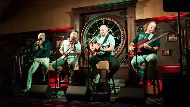 Zdjęcia: Śpiew, harmonijka, gitary i skrzypce w Tawernie Albatros - zdjęcie 4