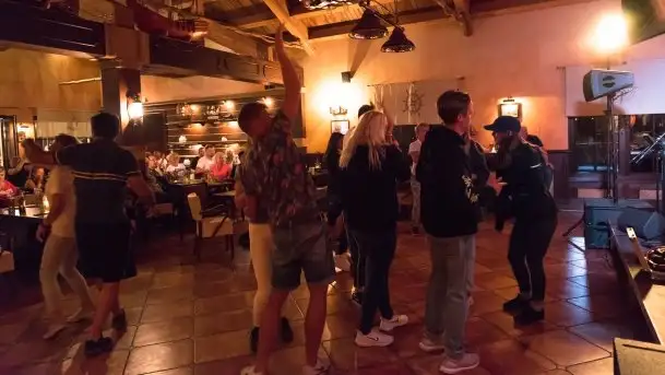 Zdjęcia: Mietek Folk porwał do tańca publiczność Albatrosa - zdjęcie 8