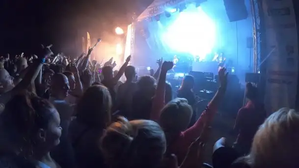 Zdjęcia: Energia, pasja i muzyka na scenie przy Mamrach - zdjęcie 7