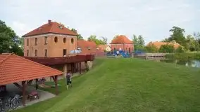 Zdjęcia: Gościnne progi starej elektrowni nad rzeką Węgorapą - zdjęcie 8