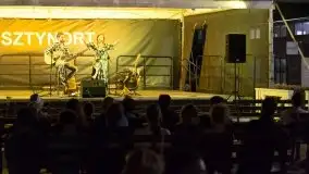 Zdjęcia: Hipnotyzujący wokal podkreślony gitarą akustyczną  - zdjęcie 10