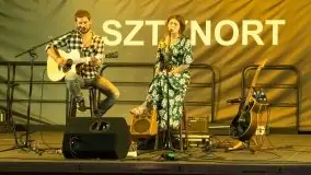 Zdjęcia: Hipnotyzujący wokal podkreślony gitarą akustyczną  - zdjęcie 18